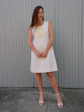 Charger l'image dans la galerie, Robe vintage Norine - Trois trous. Jaune et blanche. Taille M, 38, 40.