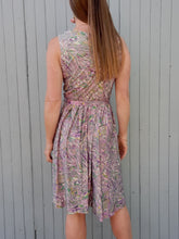 Charger l'image dans la galerie, Robe vintage Donna - Tissu texturé parme, anis, vert et blanc. Taille XS, 34, 36