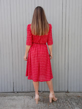 Charger l'image dans la galerie, Robe plissée vintage Alix - A rayures roses et rouges. Taille M, 38, 40. Made in France