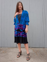 Charger l'image dans la galerie, Robe vintage Soline - Effet de superposition. Tissu ondulé et plissé permanent. Taille XXXL ou 46, 48. Made in France.