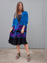 Charger l'image dans la galerie, Robe vintage Soline - Effet de superposition. Tissu ondulé et plissé permanent. Taille XXXL ou 46, 48. Made in France.