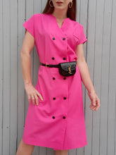 Charger l'image dans la galerie, Robe vintage Gabrielle - Rose flashy. Double boutonnage. Taille XL 42, 44.