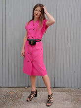 Charger l'image dans la galerie, Robe vintage Gabrielle - Rose flashy. Double boutonnage. Taille XL 42, 44.