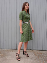 Charger l'image dans la galerie, Robe vintage Célia - Rayures asymétriques vertes. Taille S ou 36, 38