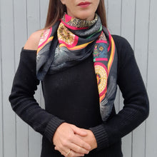 Charger l'image dans la galerie, Carré de soie Clara - Hermès. "Feux d'artifice" 1987. Édition limitée. 90 X 90