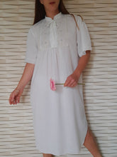 Charger l'image dans la galerie, Chemise de nuit vintage - Plastron brodé et dentelle. Taille L, 40, 42.