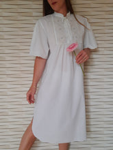 Charger l'image dans la galerie, Chemise de nuit vintage - Plastron brodé et dentelle. Taille L, 40, 42.