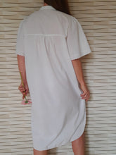 Charger l'image dans la galerie, Chemise de nuit vintage - Plastron brodé et dentelle. Taille L, 40, 42.