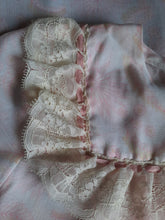Charger l'image dans la galerie, Chemise de nuit vintage - Col dentelle. Taille L, 40, 42.