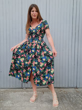 Charger l'image dans la galerie, Robe vintage Erika - Toute boutonnée. Fleurie bleue marine. Taille M, 38, 40. Made in France.