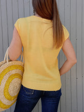 Charger l'image dans la galerie, Pull d'été vintage Marcelle - Maille géométrique jaune. Taille M, 38, 40. Made in France.