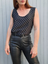 Charger l'image dans la galerie, Top vintage Abby - Pois blancs sur fond noir. Taille XXL, 44, 46. Cacharel. Made in France