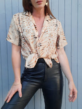 Charger l'image dans la galerie, Chemisette vintage Jenn - Imprimé Animalier. Taille L, 40, 42. Marron, beige et noir.