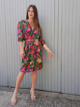 Charger l'image dans la galerie, Robe vintage Sabine - Cache cœur fleuri orange, fuchsia et vert. Taille M, 38 40