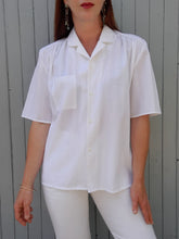 Charger l'image dans la galerie, Chemisette vintage Romane - Blanche à rayures. Taille XXL, 44, 46. Made in France