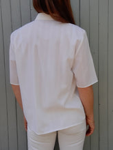 Charger l'image dans la galerie, Chemisette vintage Romane - Blanche à rayures. Taille XXL, 44, 46. Made in France
