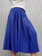 Charger l'image dans la galerie, Jupe culotte vintage Anna - Plissé permanent bleu électrique. Taille S, 36, 38. Made in France.