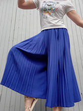Charger l'image dans la galerie, Jupe culotte vintage Anna - Plissé permanent bleu électrique. Taille S, 36, 38. Made in France.