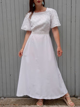 Charger l'image dans la galerie, Robe vintage Ellen - Blanche à damier ton sur ton. Taille M, 38, 40. Le Trianon