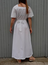 Charger l'image dans la galerie, Robe vintage Ellen - Blanche à damier ton sur ton. Taille M, 38, 40. Le Trianon