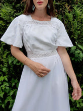 Charger l'image dans la galerie, Robe vintage Ellen - Blanche à damier ton sur ton. Taille M, 38, 40. Le Trianon