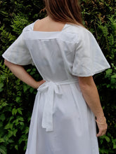 Charger l'image dans la galerie, Robe vintage Ellen - Blanche à damier ton sur ton. Taille M, 38, 40. Le Trianon