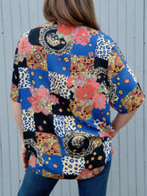 Charger l'image dans la galerie, Chemisier vintage Lili - A carreaux bariolés. Taille XXL, 44, 46. Damart.