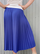 Charger l'image dans la galerie, Jupe culotte vintage Anna - Plissé permanent bleu électrique. Taille S, 36, 38. Made in France.
