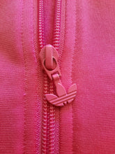 Charger l'image dans la galerie, Veste de sport vintage Karen - Adidas rose trois rayures blanches. Taille S, 36, 38. A logo