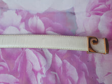 Charger l'image dans la galerie, Ceinture vintage Linette - Pierre Cardin. Cuir liége blanc. Taille 85. Made in France.