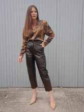 Charger l'image dans la galerie, Pantalon vintage Albertine - Cuir marron. Taille M, 38, 40.