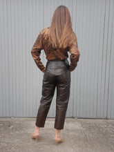 Charger l'image dans la galerie, Pantalon vintage Albertine - Cuir marron. Taille M, 38, 40.