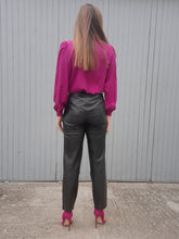 Charger l'image dans la galerie, Pantalon vintage Adélaïde - Cuir d'agneau noir. Taille L, 40, 42. Made in Belgium.