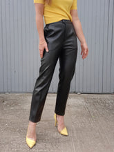 Charger l'image dans la galerie, Pantalon vintage Géorgia - Similicuir noir. Taille M, 38, 40. Karting. Made in France.