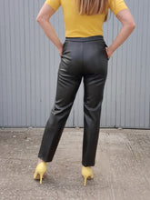 Charger l'image dans la galerie, Pantalon vintage Géorgia - Similicuir noir. Taille M, 38, 40. Karting. Made in France.
