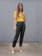 Charger l'image dans la galerie, Pantalon vintage Géorgia - Similicuir noir. Taille M, 38, 40. Karting. Made in France.