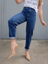 Charger l'image dans la galerie, Jean vintage Cécile - Jingler. Coupe boyfriend. Taille L, 40, 42. News Island Traffic.