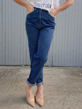 Charger l'image dans la galerie, Jean vintage Cécile - Jingler. Coupe boyfriend. Taille L, 40, 42. News Island Traffic.