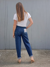 Charger l'image dans la galerie, Jean vintage Cécile - Jingler. Coupe boyfriend. Taille L, 40, 42. News Island Traffic.