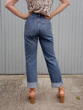 Charger l'image dans la galerie, Jean Lilia - Lee Cooper. Coupe Regular. Taille Haute. Jambe droite. W37 L34 ou S, 36, 38.