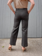 Charger l'image dans la galerie, Pantalon vintage Maëlle - Yves Saint Laurent. Rayures rouges. Taille S, 36, 38