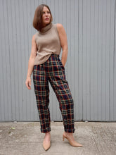 Charger l'image dans la galerie, Pantalon vintage Nora - Tartan bleu marine. Taille L, 40, 42.
