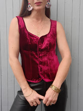 Charger l'image dans la galerie, Gilet sans manche Soline - Cacharel. Panne de Velours lie de vin. Taille L, 40, 42. Made in Italy.