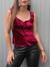 Charger l'image dans la galerie, Gilet sans manche Soline - Cacharel. Panne de Velours lie de vin. Taille L, 40, 42. Made in Italy.