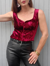 Charger l'image dans la galerie, Gilet sans manche Soline - Cacharel. Panne de Velours lie de vin. Taille L, 40, 42. Made in Italy.