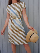 Charger l'image dans la galerie, Robe vintage Ariane - Rayures diagonales. Taille S, 36, 38. Gérard Pasquier