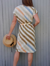 Charger l'image dans la galerie, Robe vintage Ariane - Rayures diagonales. Taille S, 36, 38. Gérard Pasquier