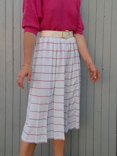 Charger l'image dans la galerie, Jupe vintage Léonie - Rayé fuchsia et blanc. Plissé permanent. Taille S, 36, 38.