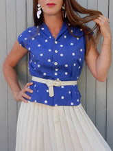 Charger l'image dans la galerie, Top vintage Capucine - Bleu à pois blancs. Fronces à la taille. Taille S, 36, 38. PierBé