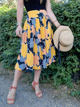 Charger l'image dans la galerie, Jupe vintage Léa - Plissée fleurie. Taille M, 38, 40. Hammer.
